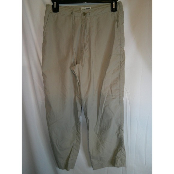 REI Co-op Sahara Hiking Capris UPF 30+ Khaki Outdoor Casual Womens Size 4‎ - Picture 1 of 3